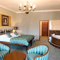 Superior King Suite
