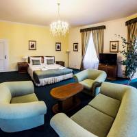 Family Suite with Castle View