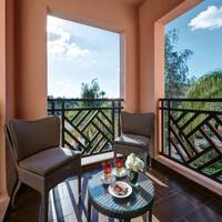 Superior King Room with View