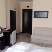 Double or Twin Room with Mountain View