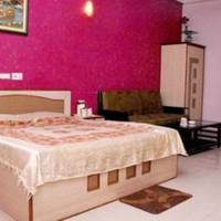 Deluxe Double Room (2 Adults + 1 Child)
