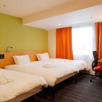 Deluxe Twin Room with Extra Bed and Shower (3 Adults) - Non-Smoking