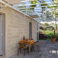 Studio Apartment with Terrace