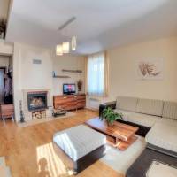 Three-Bedroom Maisonette with Fireplace
