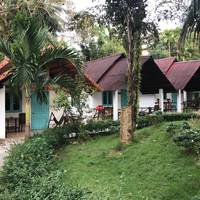Bungalow with Garden View
