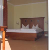 Doppelzimmer Landseite mit Balkon
