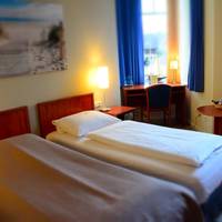 Double Room (1 Adult)