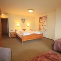 Economy Triple Room 