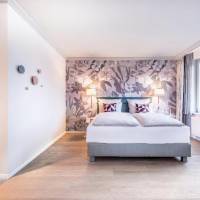 Room #6612937