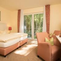Double Room - Forest and Street Side