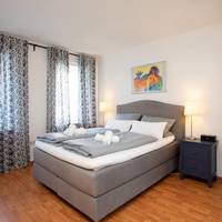 One-Bedroom Apartment (1-4 Adults)