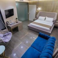 Queen Suite with Spa Bath