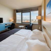 Superior Doppelzimmer mit seitlichem Blick auf die Weser