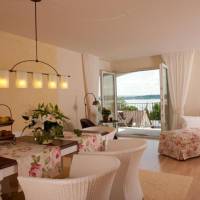 One-Bedroom Apartment with Lake View