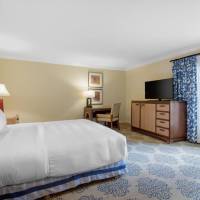 ADA Plaza Room - 1 King Bed Roll In Shower