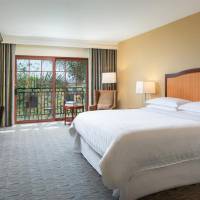 Traditional, Guest room, 1 King, Balcony