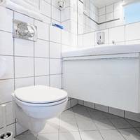 Room #2206832