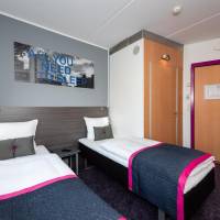 Commodore Room