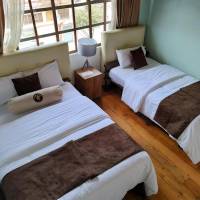 Twin Room with Shared Bathroom