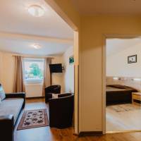 Family Room (2 Adults + 2 Children)