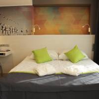 Room #2452235