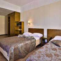 Room #2457559