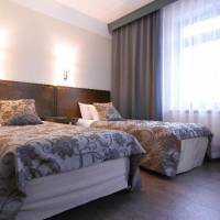 Room #2457560