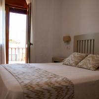 Deluxe Room (2 Adults + 1 Child)