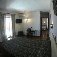 Family Room with Balcony (2 Adults + 2 Children)