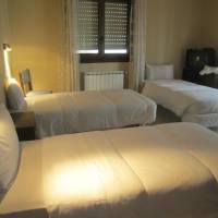 Basic Triple Room with Shared Bathroom