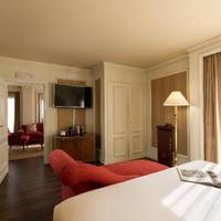 Room #9106847