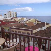 One-Bedroom Apartment with Balcony