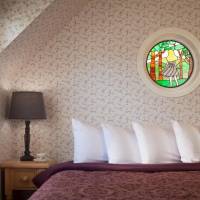 Alice’s Balcony Room
