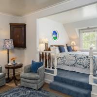 White Rabbit Balcony Room