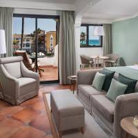 Red Level Room with Sea View (4 Adults)