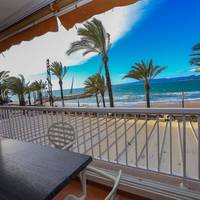 One-Bedroom Apartment with Sea View (1-4 Adults)
