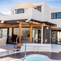 Deluxe Three-Bedroom Villa