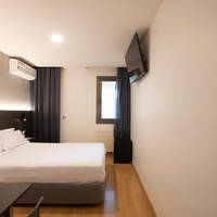 Business Queen Room
