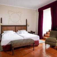 Room #1673840