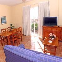 2-Bedroom Apartment (Sleeps 4)