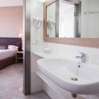 Room #9062351