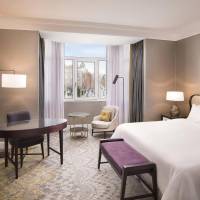 Premium King Room with Neptuno Fountain View
