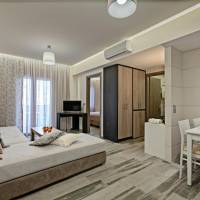  Deluxe One-Bedroom Apartment with Jetted Tub