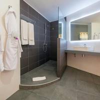 Superior One-Bedroom Apartment (2 Adults + 2 Children)