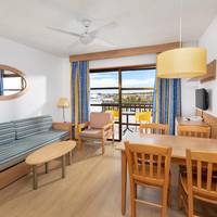 Apartment (4 Adults)