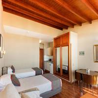 One Bedroom Apartment with Double or Twin Bed and View