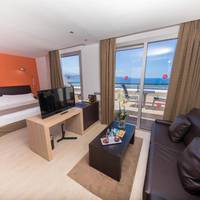 Junior Suite Vista Playa (1 adulto)