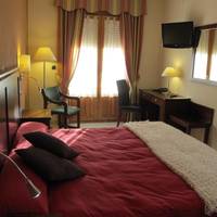Double Room Queen Bed 