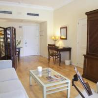 Room #9362948