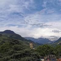 Apartment with Mountain View